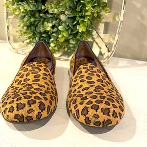 Rothy’s Brand, Leopard pattern, size 8.5. Washable shoes. Wore < 10 times.